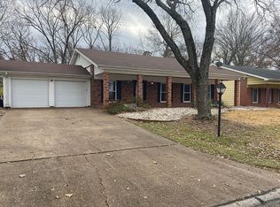 2546 Baltusrol Dr, Saint Louis, MO