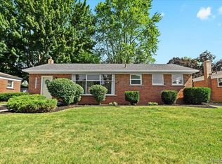35888 Orangelawn St, Livonia, MI 48150