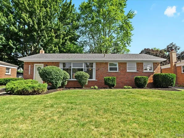 35888 Orangelawn St, Livonia, MI 48150