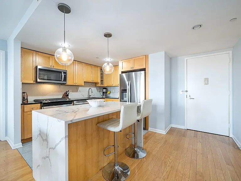 700 Grove St #11S — Photo 1