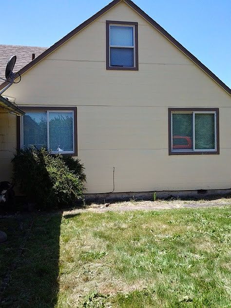 2nd image of 426 Russell St
