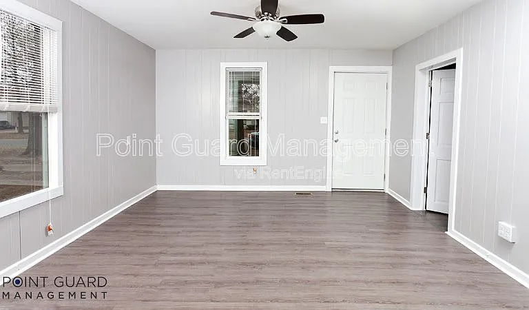226 S Millwood Ave — Photo 2