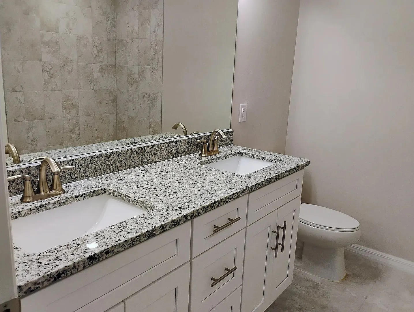 4 bed, 2.0 bath, 1565 sqft, $1,975 — Photo 3