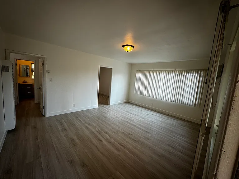 2032 S Shenandoah St #4 — Photo 21