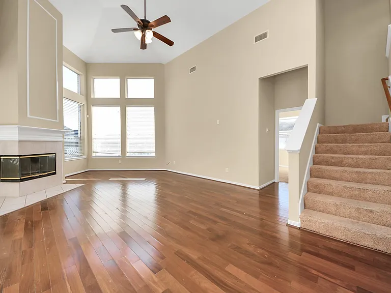 323 N Esplanade Ln — Photo 6