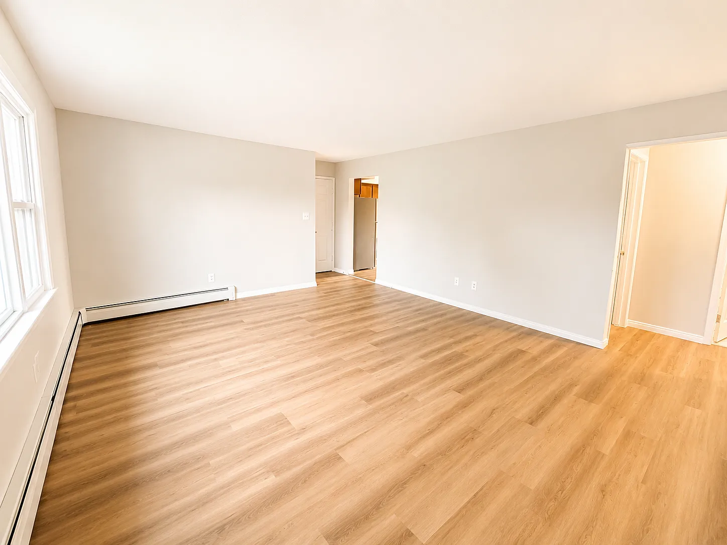 3 bed, 1200 sqft, $1,895 — Photo 2