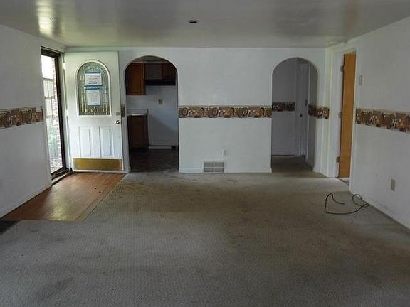 2nd image of 151 Columbia Ave