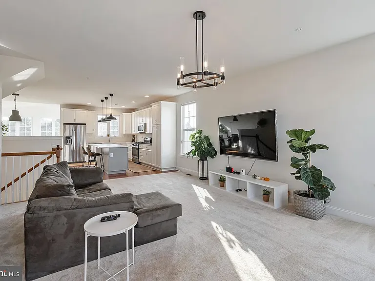 350 Flintrock Ct — Photo 11