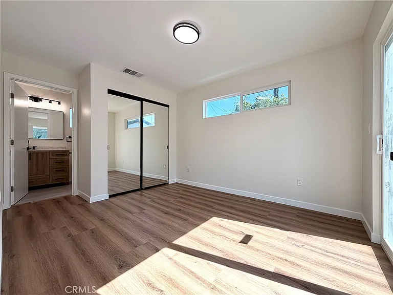 18756 Cohasset St — Photo 13