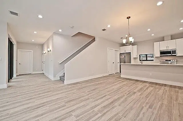 120 NE 12th St