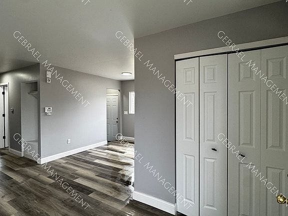 4th image of 3211 Chambers St