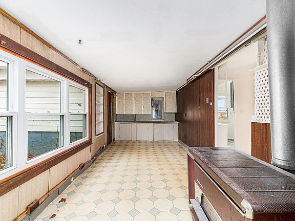 4th image of 3871 Brook Dr