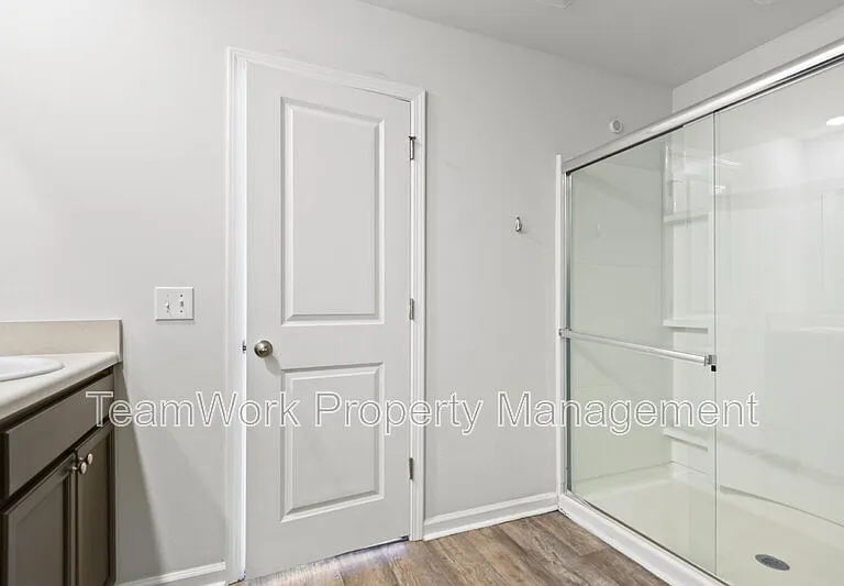163 Rosefield Ct — Photo 16