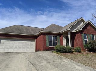 359 Ridgeview Dr, Millbrook, AL 36054
