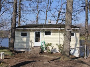 11870 Centerline Dr, Pinckney, MI
