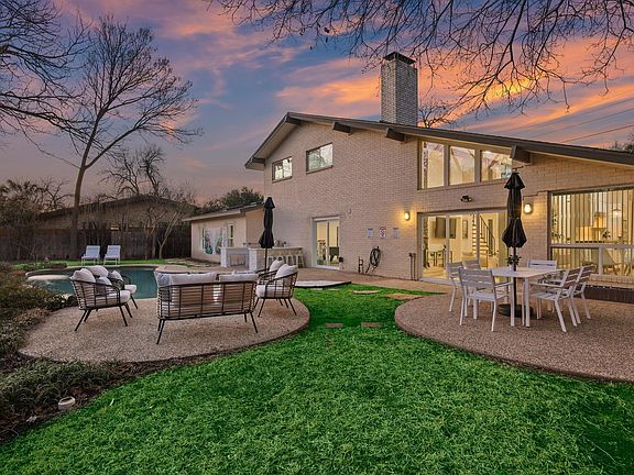 2nd image of 2832 Millwood Dr
