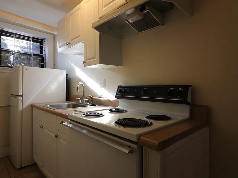 1957 Commonwealth Ave #B3 — Photo 6