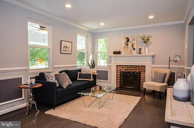 5 bed, 2096 sqft, $3,400 — Photo 4