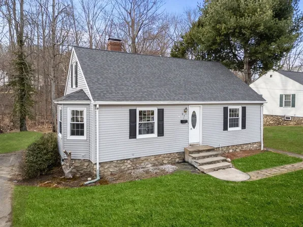 27 Maple Ter, Southbridge, MA 01550