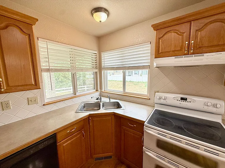 2597 Turquoise St — Photo 19