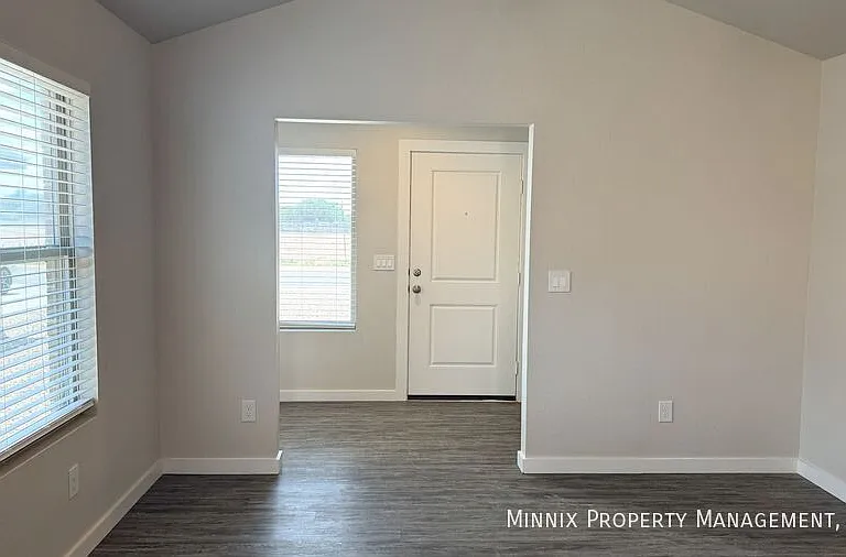 8007 Date Ave — Photo 4