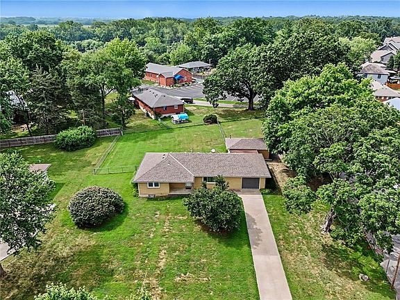 2nd image of 108 Highland Dr