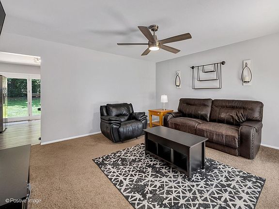 4th image of 422 Walnut Dr