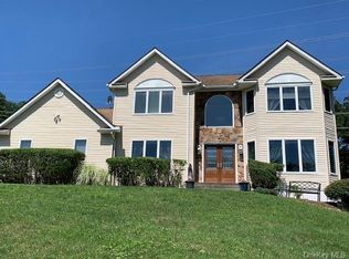 30 Johnson Dr, Stony Pt, NY 10980