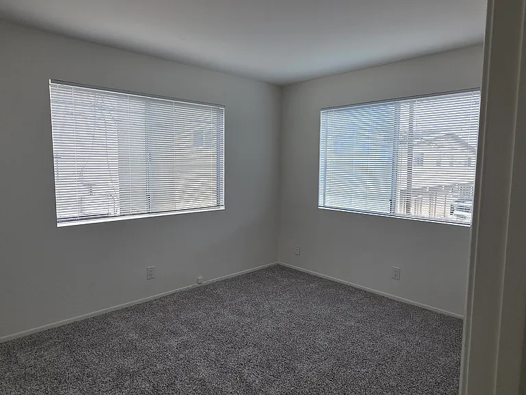 1075 Newport Ave #4 — Photo 11