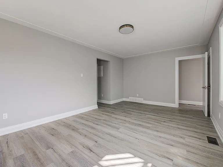 348 Spruce St #1 — Photo 8