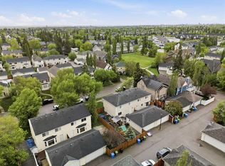 172 E Somme Mnr SW, Calgary, AB T2T6L5