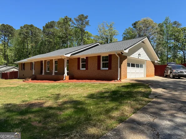 700 Ponderosa Ct, Fayetteville, GA 30214