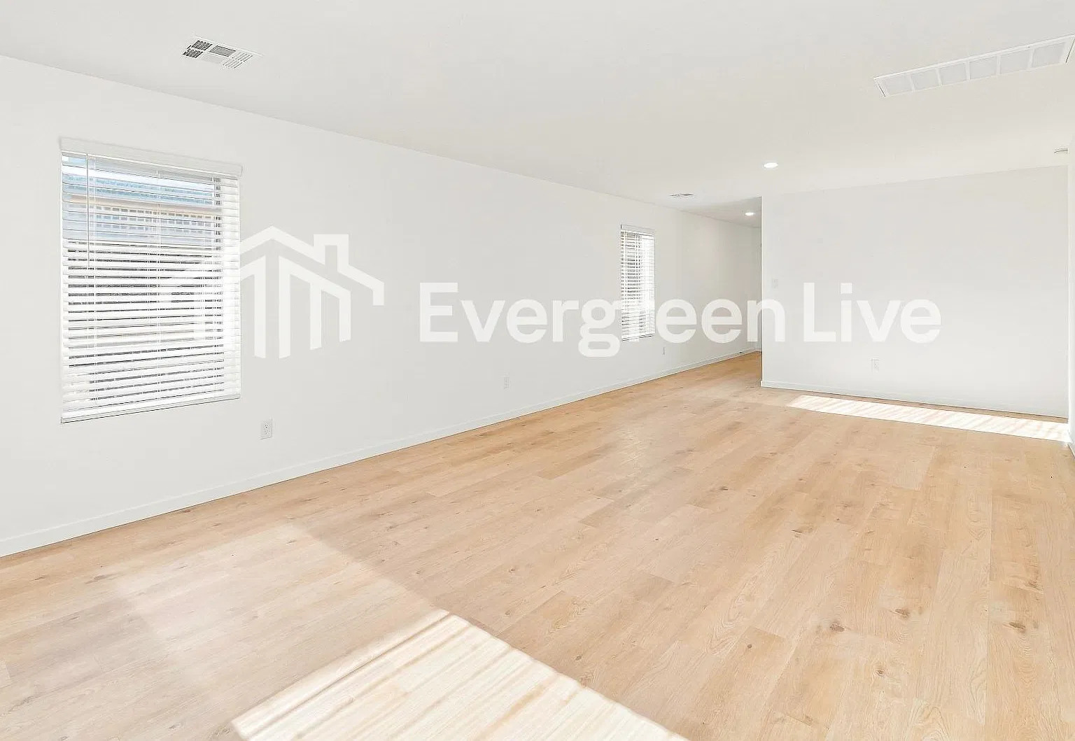3 bed, 2.0 bath, 1411 sqft, $1,470 — Photo 4