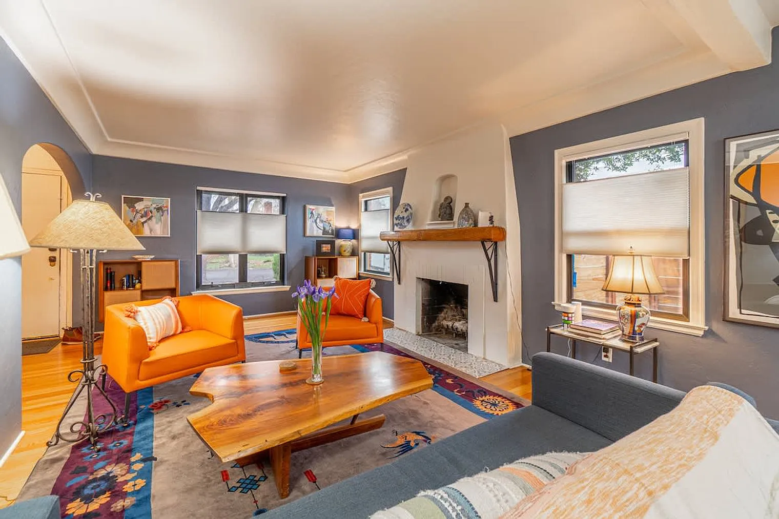 2 bed, 1.0 bath, 1237 sqft, $8,155 — Photo 1