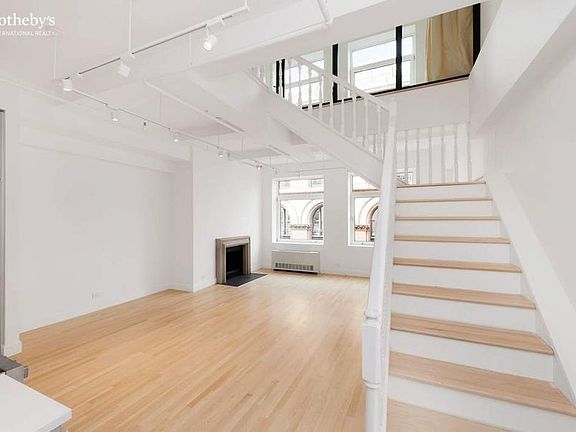4th image of 14 E 4th St Rm 817