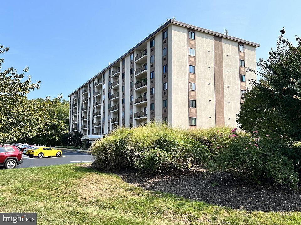 1st image of 27110 Valley Run Dr #110