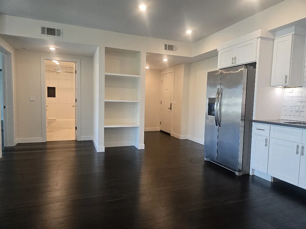 2 bed, 1100 sqft, $3,250 — Photo 3