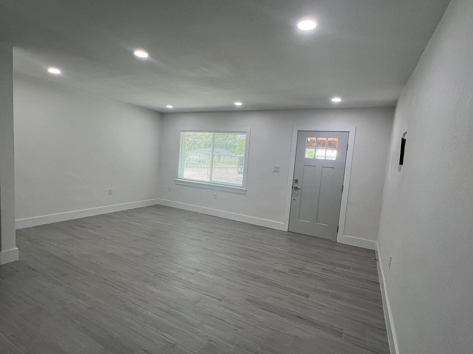 2 bed, 900 sqft, $1,700 — Photo 3
