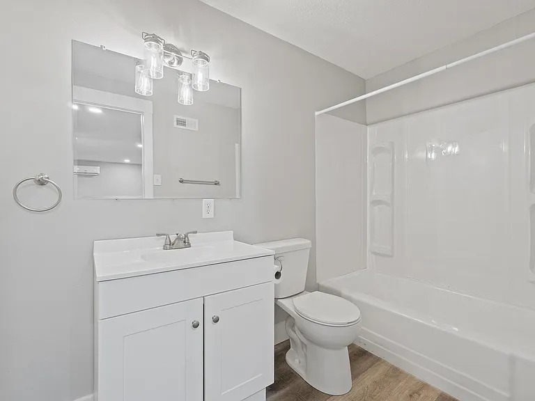 3910 Sleepy Hollow Ln #3910 — Photo 23