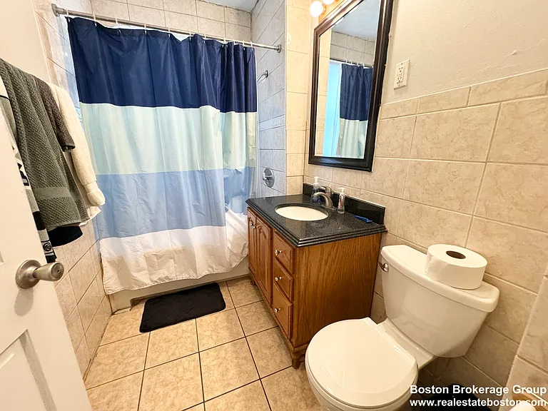 157 E Cottage St #1 — Photo 8