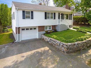 6 Glen Rd, Peabody, MA 01960
