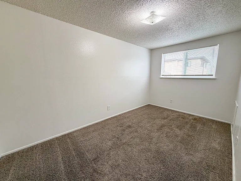 4 Birch Ct #5 — Photo 9