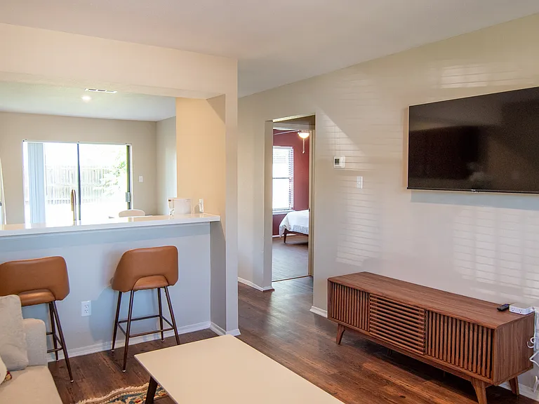 311 Manuel Dr #B — Photo 11