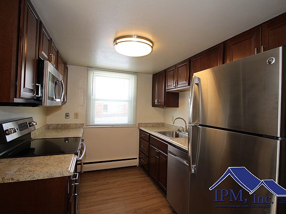 1027 Delmar Kitchen- Watermarked_09242020