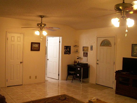 3rd image of 300 S 1st St Trlr 5