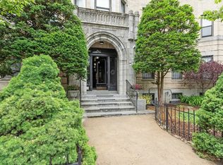 51 Park Dr APT 22, Boston, MA 02215