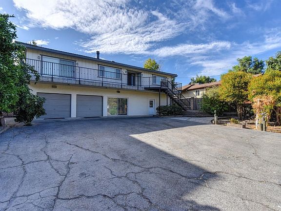 4th image of 2468 Canal Dr