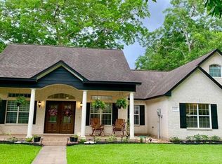 360 Wagon Wheel Trl, Angleton, TX 77515