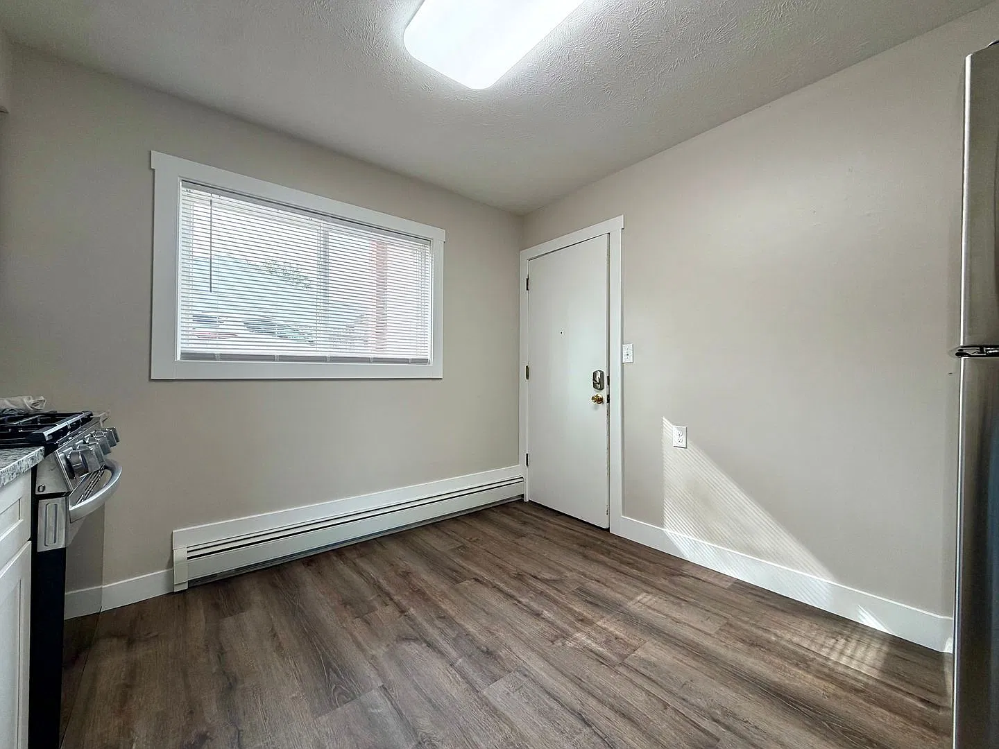 2 bed, 1.0 bath, 750 sqft, $1,400 — Photo 4