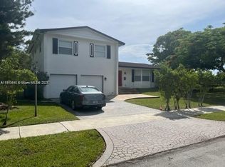 10050 SW 98th Ave, Miami, FL 33176